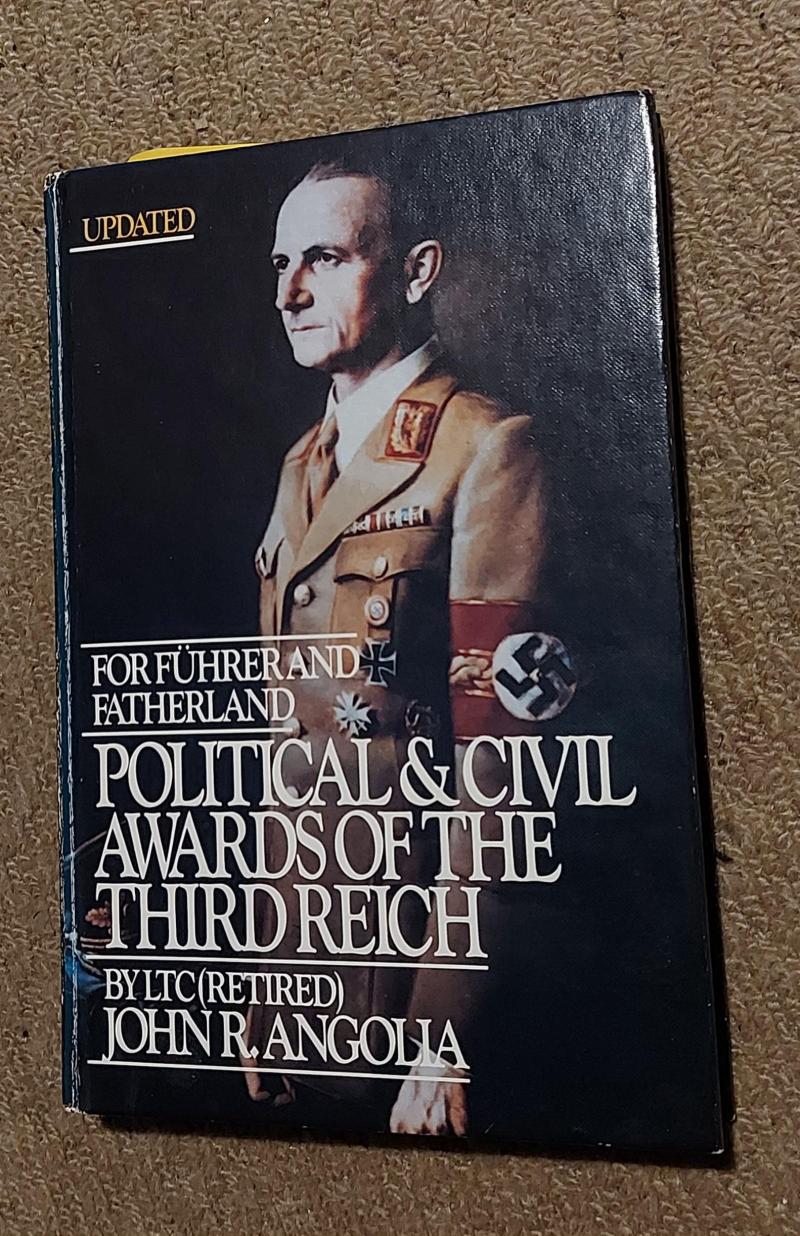For Führer and Fatherland – Political and civil awards of the third Reich